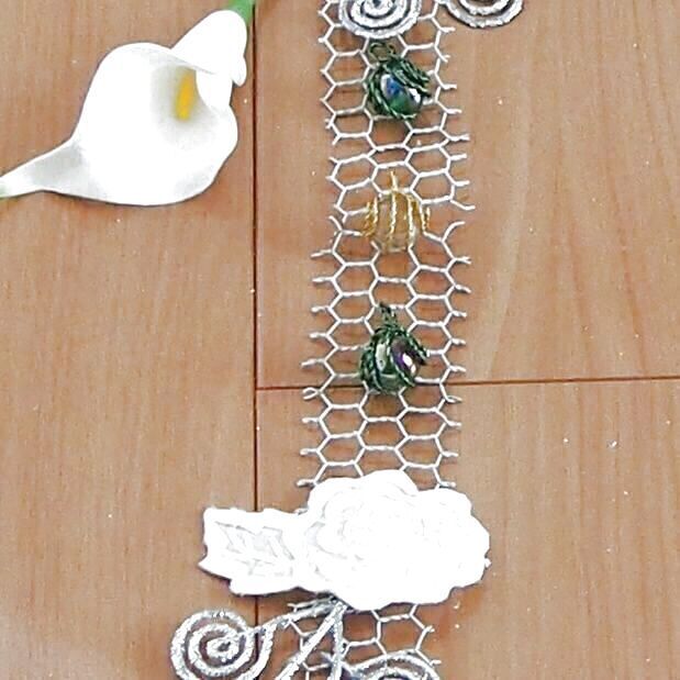 ビー玉　ズームします（ワイヤーでくるんでボンドなしです）