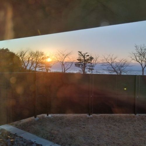 琵琶湖に落ちる夕日