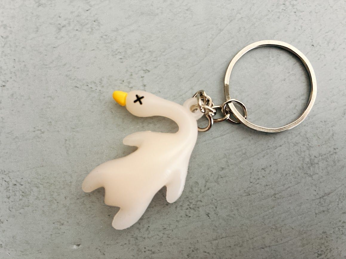 【セリア】謎のアヒルをバッグに付けておくと→ある変化が！実はこれから大活躍のアイテムなんです。