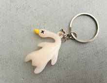 【セリア】謎のアヒルをバッグに付けておくと→ある変化が！実はこれから大活躍のアイテムなんです。