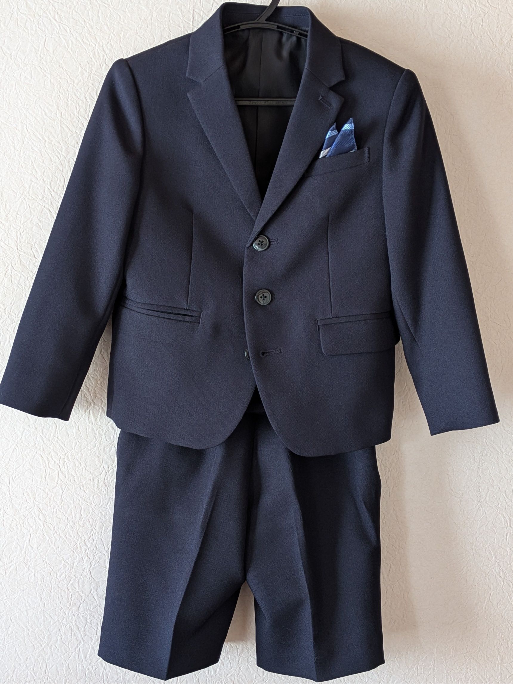 ママ友に聞いて良かった！フリマアプリで買った男の子フォーマルスーツ