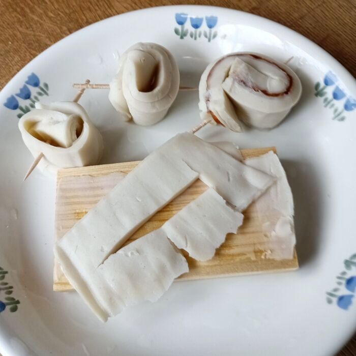かまぼこでバラの花