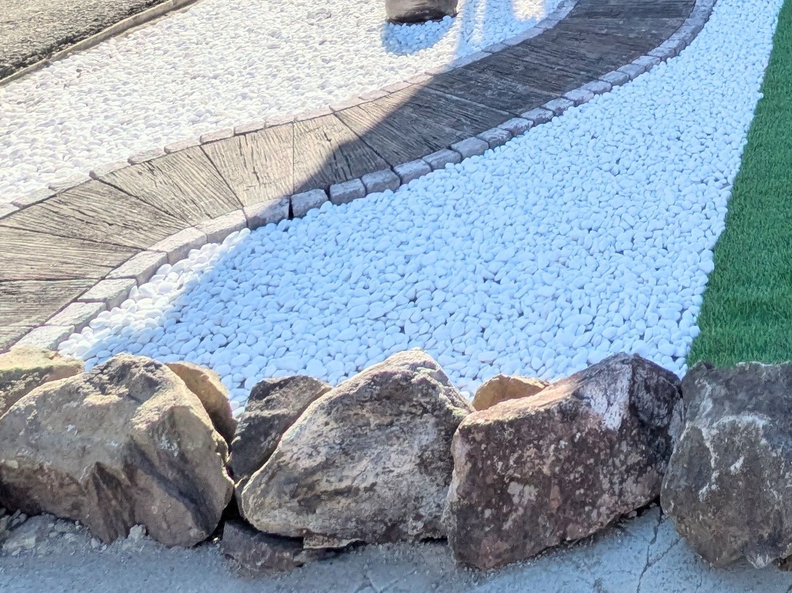 岩石を並べます