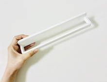 100均の『ただのタオルバー』が実は超万能！？「欲しくなってきた…」想像超えの便利ワザ5連発。