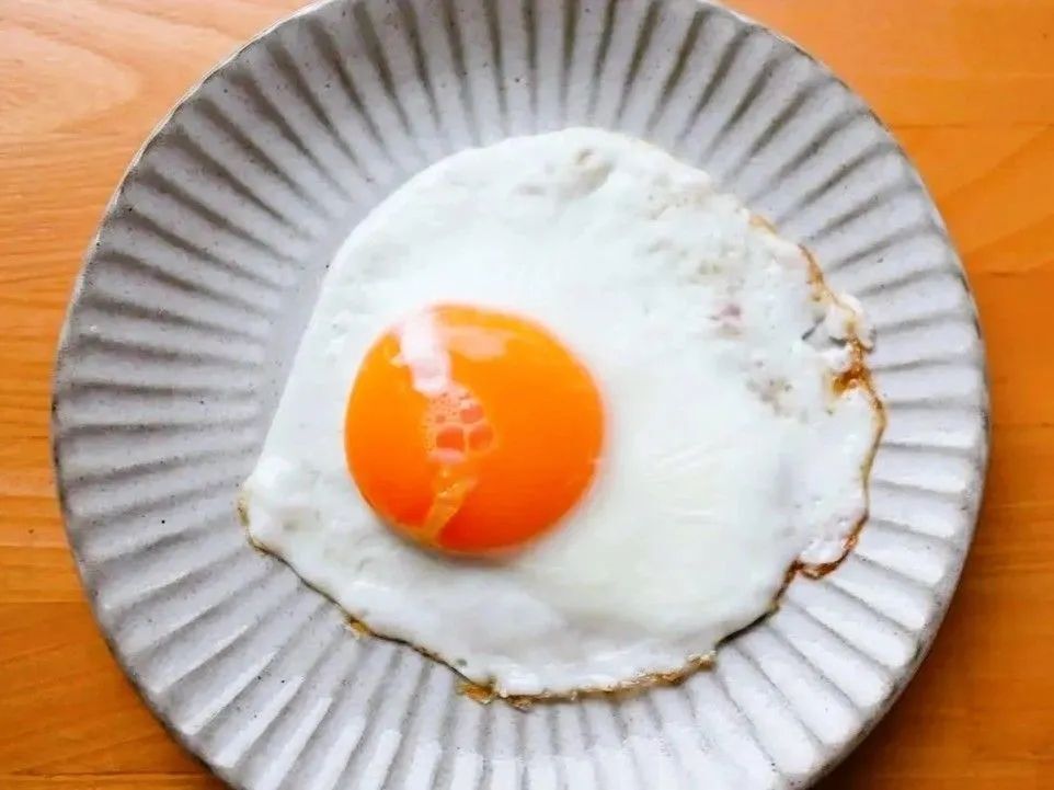 トロ～リ濃厚な黄身♡『究極の目玉焼き』の作り方。ひと口食べてみたら感動レベル！