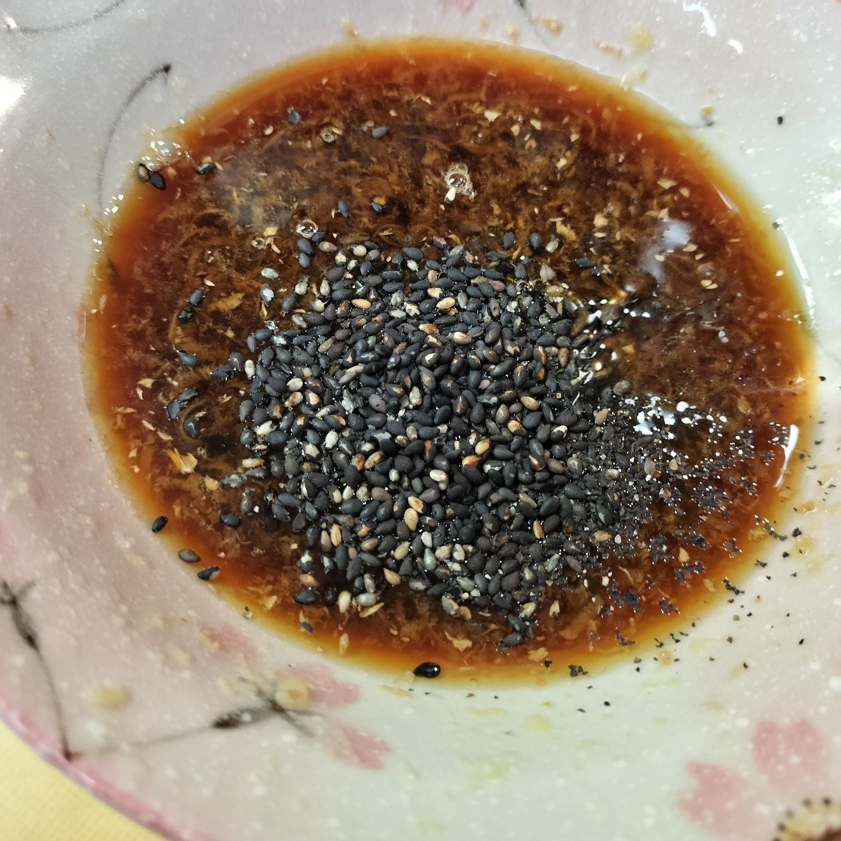 1.器に材料●を入れて混ぜ、タレを作る