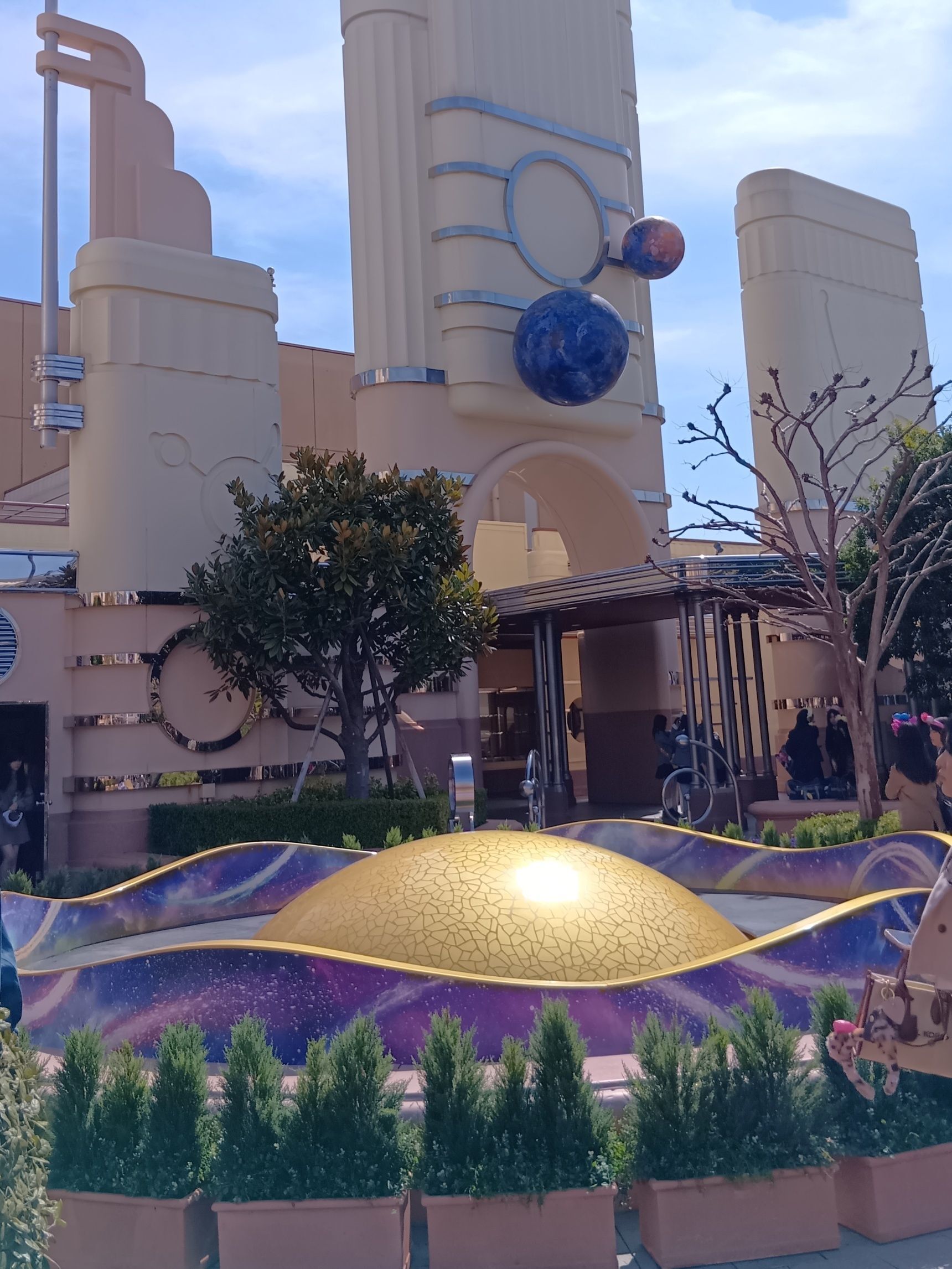 楽曲は世界的DJとして知られるZeddがこのためだけにオリジナルREMIXを制作！