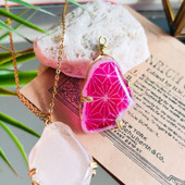 春色シーグラスでネックレスを飾って