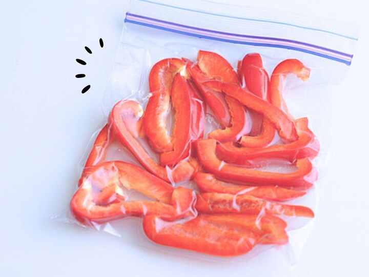 野菜は「生のまま冷凍」が超便利!野菜別・切り方と使い方のコツ【調理の時短ワザ】