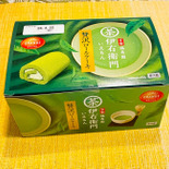 春スイーツトレンドは桜、苺、抹茶の香り！贅沢な抹茶ロールで全部のせスイーツの出来上がり