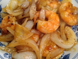 エビと新玉ねぎのカレー粉炒め