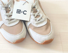 【ユニクロ：シー】40代の『春スニーカー』はナチュラルカラーが上品おしゃれ。履き心地もバツグンです♡