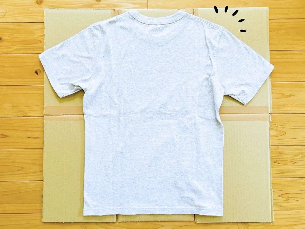 Tシャツが秒でぴしっと畳める『段ボール製たたみ機』が超便利。これは手放せなくなりますよ♪