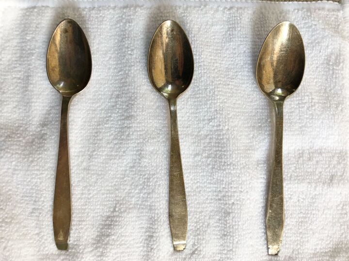 『くすんだスプーン』がピカピカに大復活♡歯磨き粉vs口紅!?シルバーの黒ずみ落とし選手権の結果は…