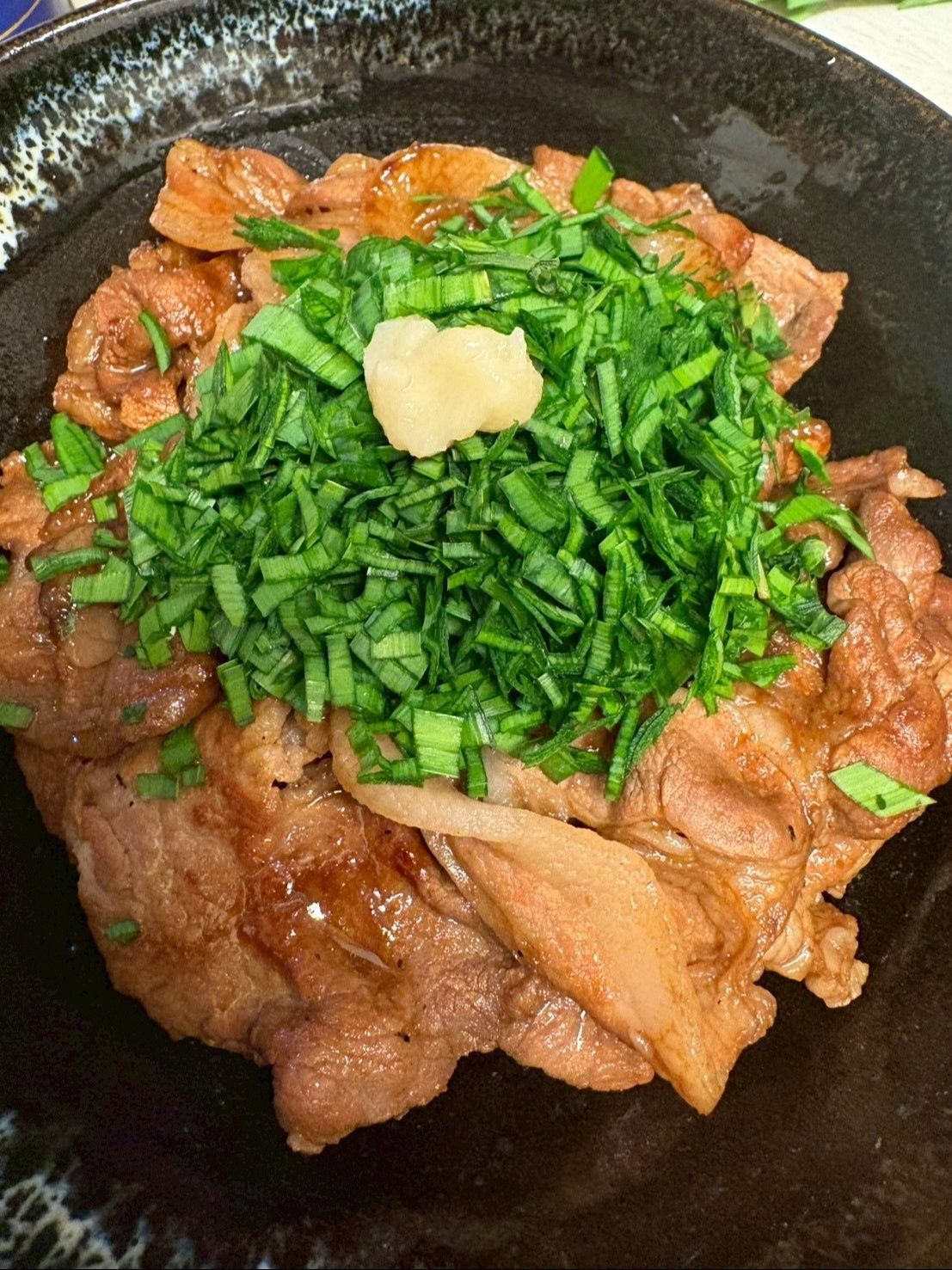 焼き肉の味変！一度やってみてください、生ニラとニンニクにポン酢！