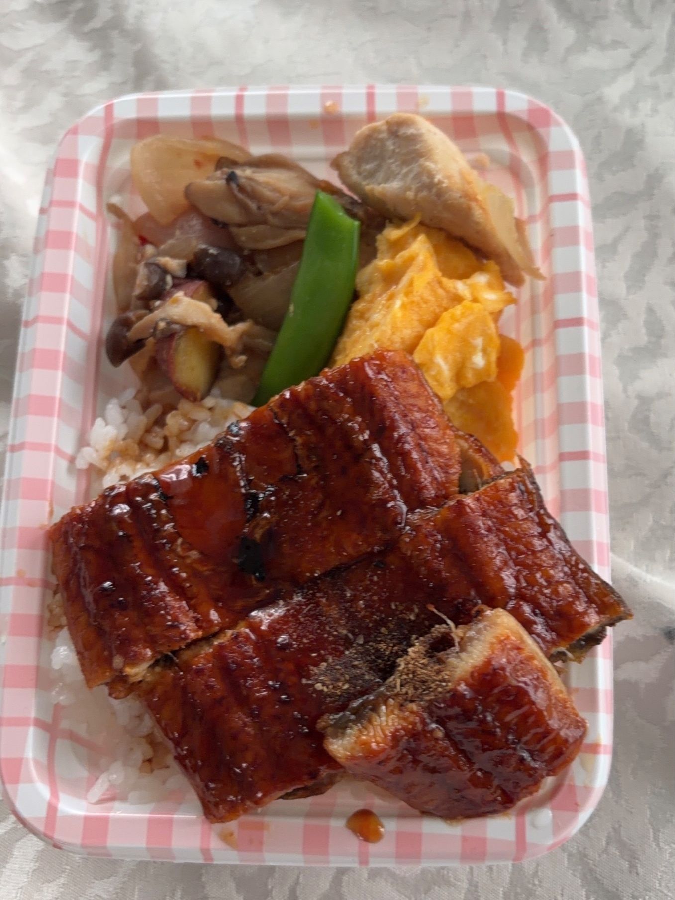 使い捨てお弁当で快適なランチタイム！洗い物ゼロの選択肢に！