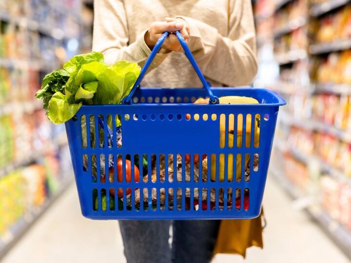 食費3万円台の節約家が「スーパーで極力買わないモノ」3つ。つい手が伸びてしまいがちだけど…それNGです!