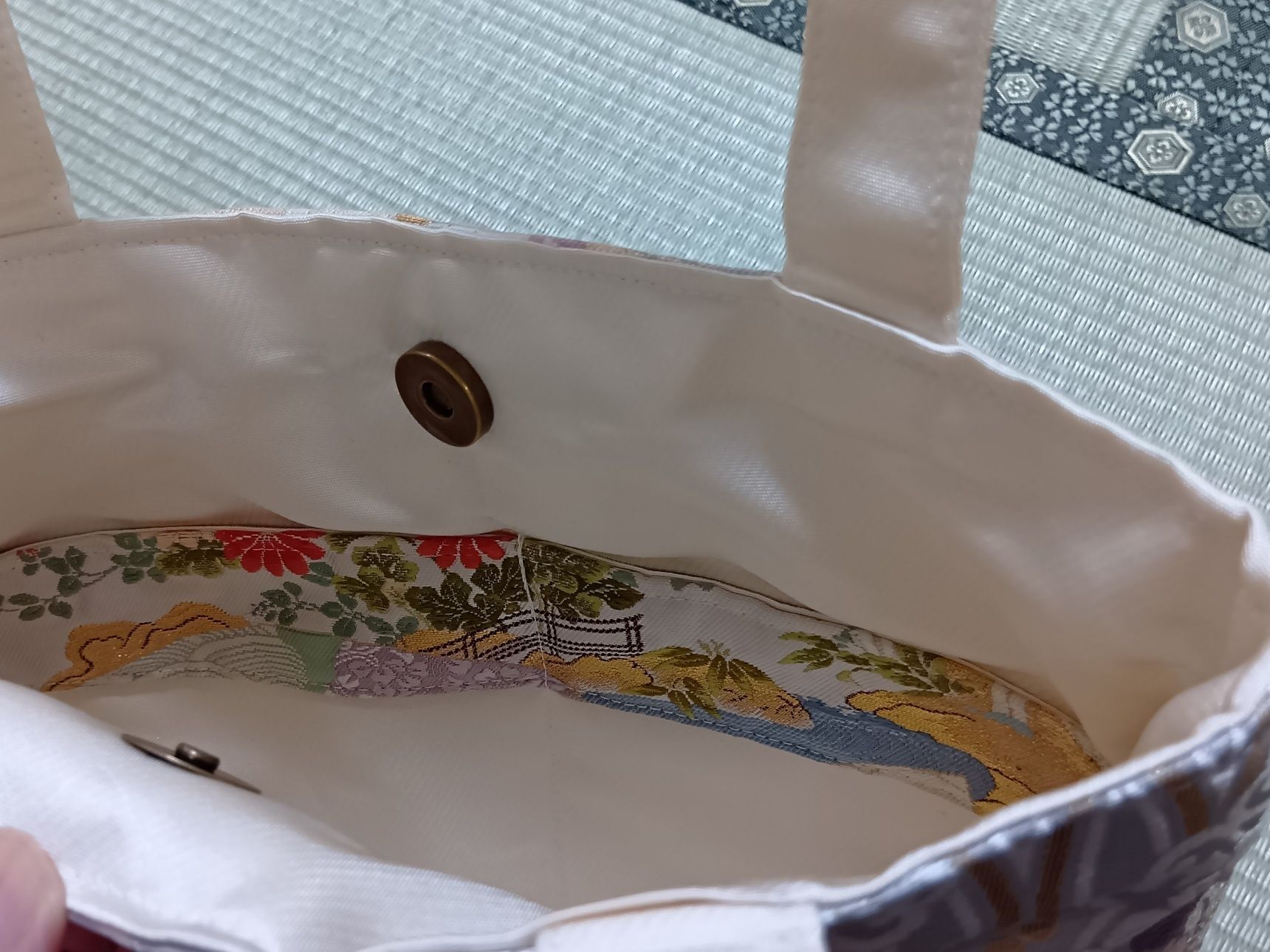 まさに 「着物アップサイクル」 の考え方ですね。「アップサイクル（廃棄せず価値を高める）」