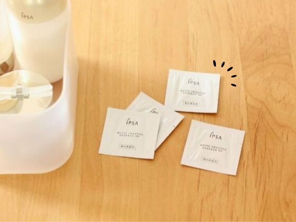 化粧品のサンプル収納に、まさかの100均キッチンアイテムがお役立ち！これでもう迷子になりませんよ♪