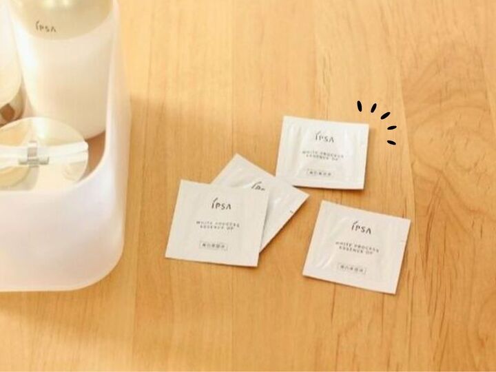 化粧品のサンプル収納に、まさかの100均キッチンアイテムがお役立ち!これでもう迷子になりませんよ♪