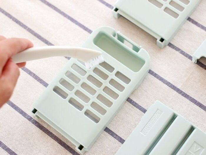 100均アイテムたった2つで！めんどうな『洗濯機フィルター』の掃除が劇的ラクに♪