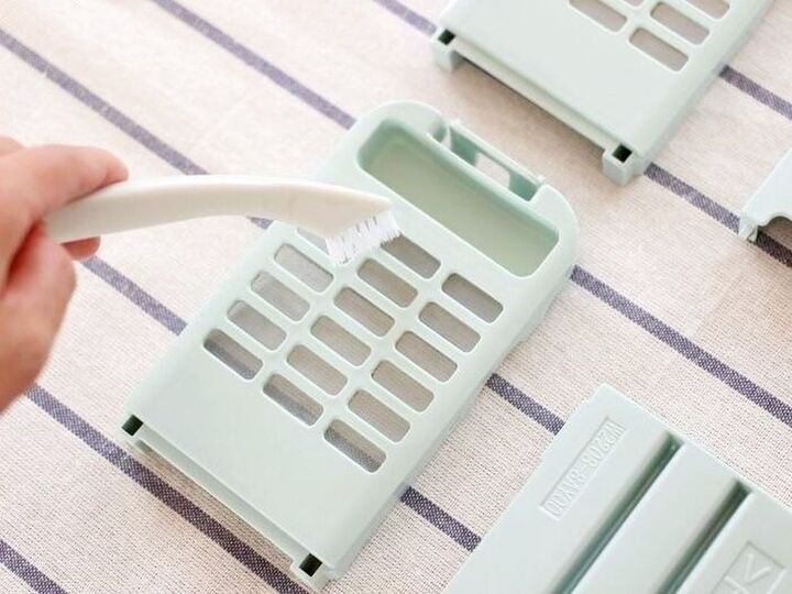 100均アイテムたった2つで!めんどうな『洗濯機フィルター』の掃除が劇的ラクに♪