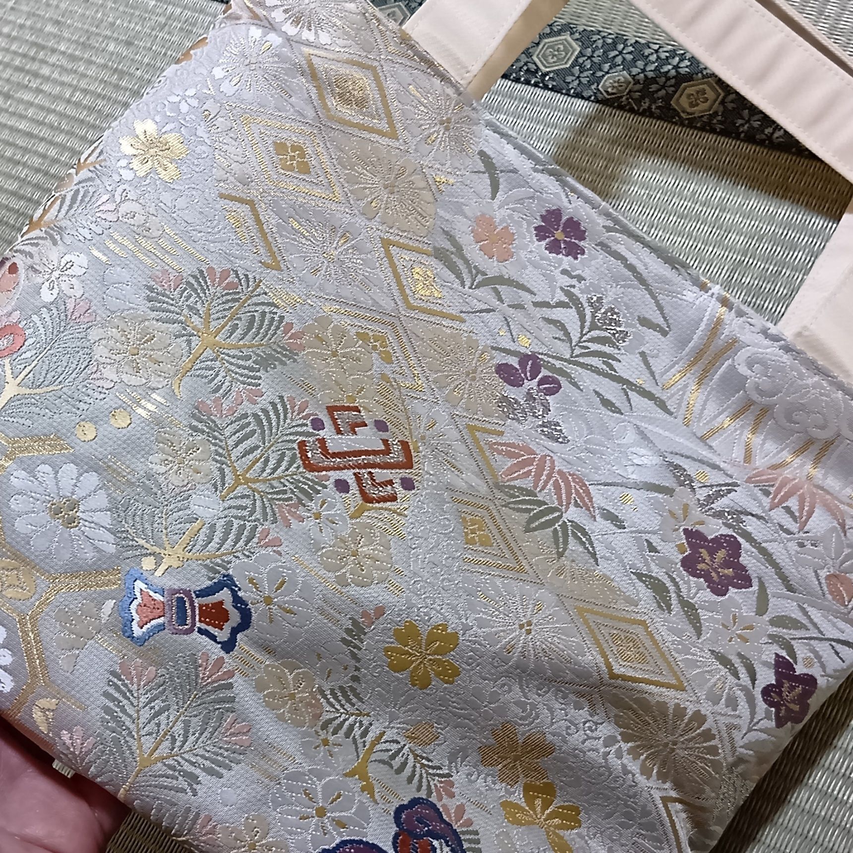 使わなくなった着物や、今の時代あまり使うことのなくなった帯を有効活用して、新しい価値を生み出す…そんな考え方に、とても共感しました。