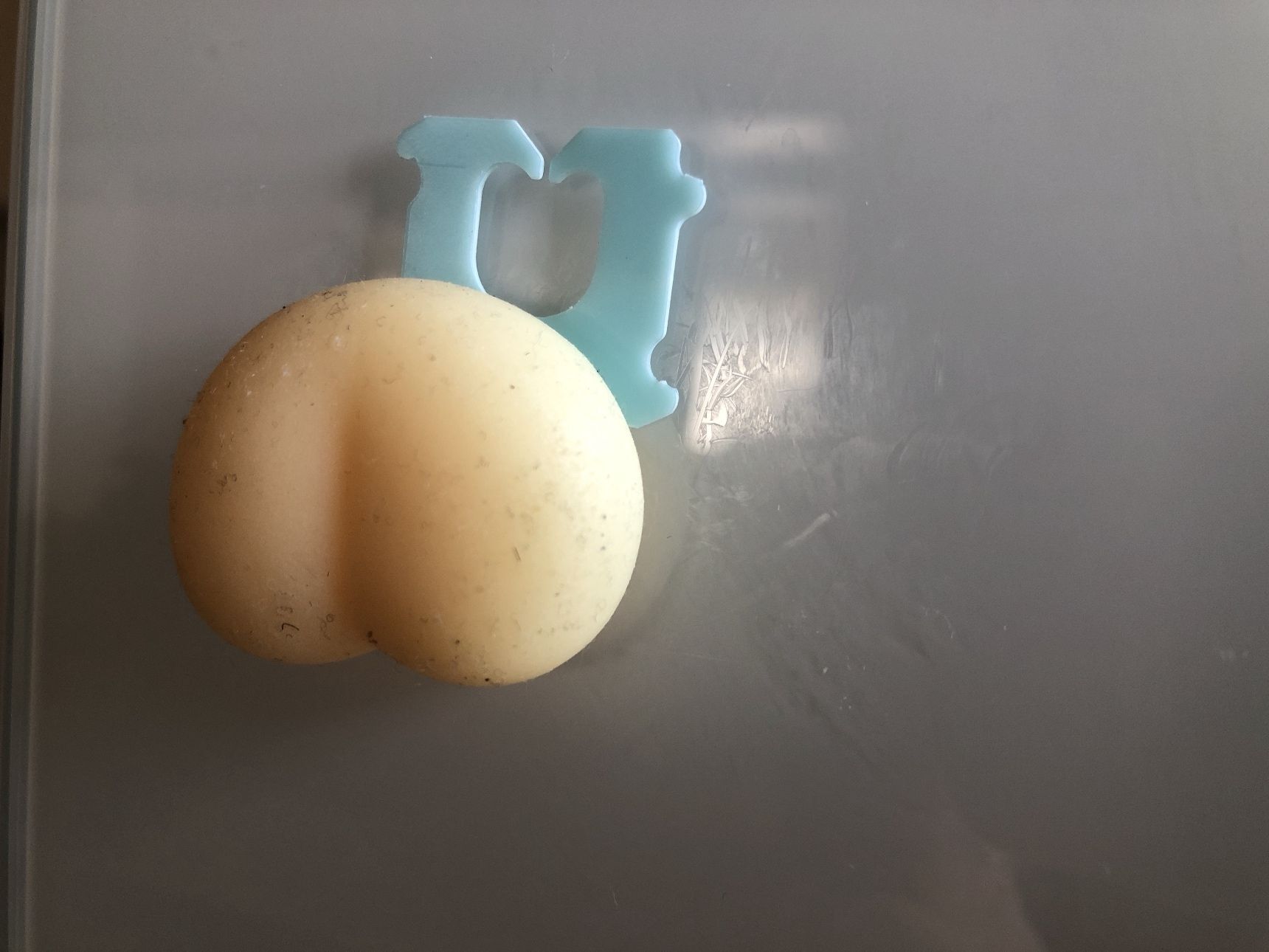 初代おしりシールが汚れてきたので剥がしてみます