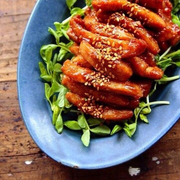 下味5分でパパッと簡単♡『鶏むね肉』で作る焼肉風スティックチキン。おつまみやお弁当にぴったり!