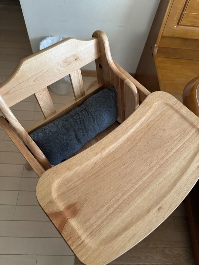 ベビーチェアーにジャストサイズ！100均セリアのレクタングルクッション