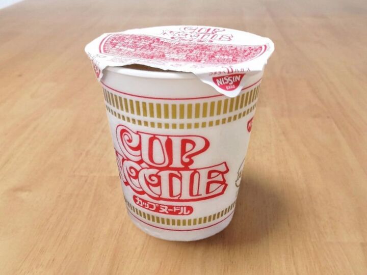 カップ麺の空き容器、まだ捨てないで!そのまま使うだけで〈優秀な家事グッズ〉に生まれ変わり!?