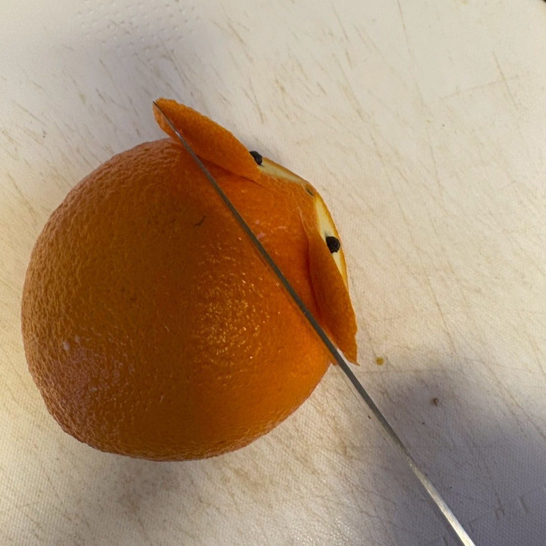 上から見てこの部分で切り落とします。