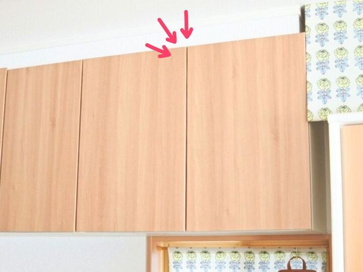 手が届きにくい…キッチンの『吊戸棚』収納アイデア。踏み台いらずで取り出しやすくなりました♪