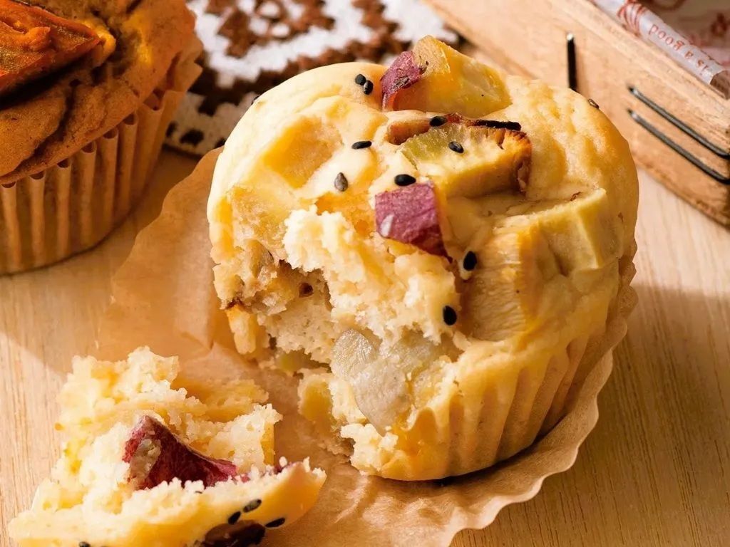 【オイルなし、グルテンなし】甘味が詰まった「焼き芋マフィン」の作り方。ヘルシーなのに満足感もたっぷり！