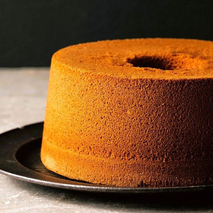 【オイルなし】ふわっふわ!本当に美味しい「プレーンシフォンケーキ」の作り方。卵のコクとホワイトチョコレートのミルキーな味わいです