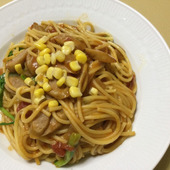 ３色の野菜がかわいいスパゲッティーナポリタン