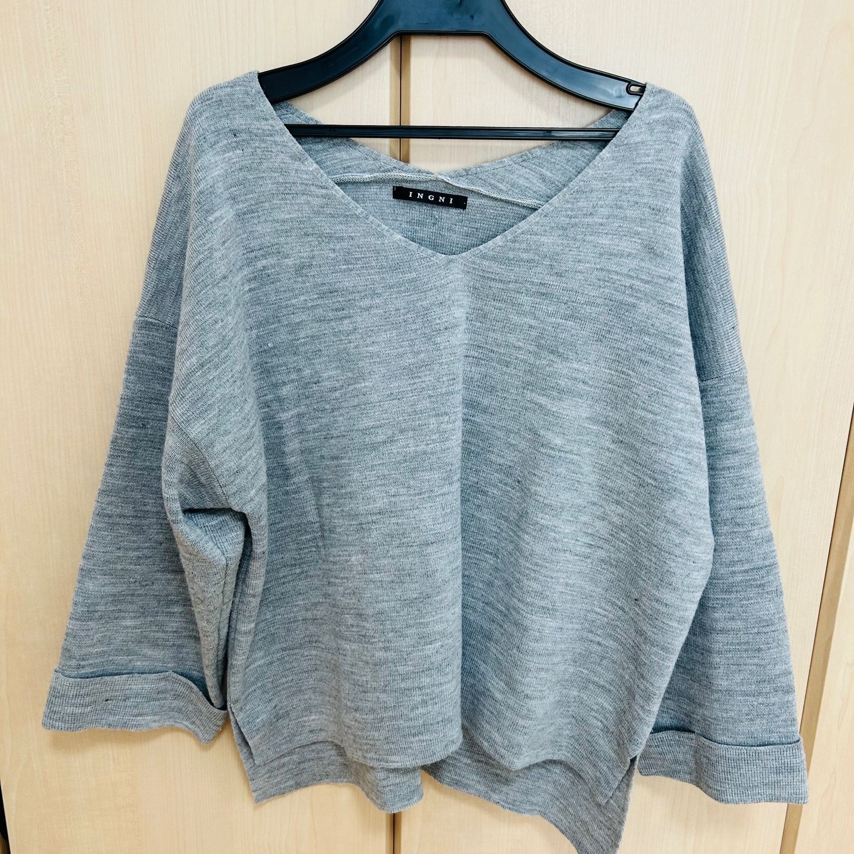 ①袖が半端丈のニット