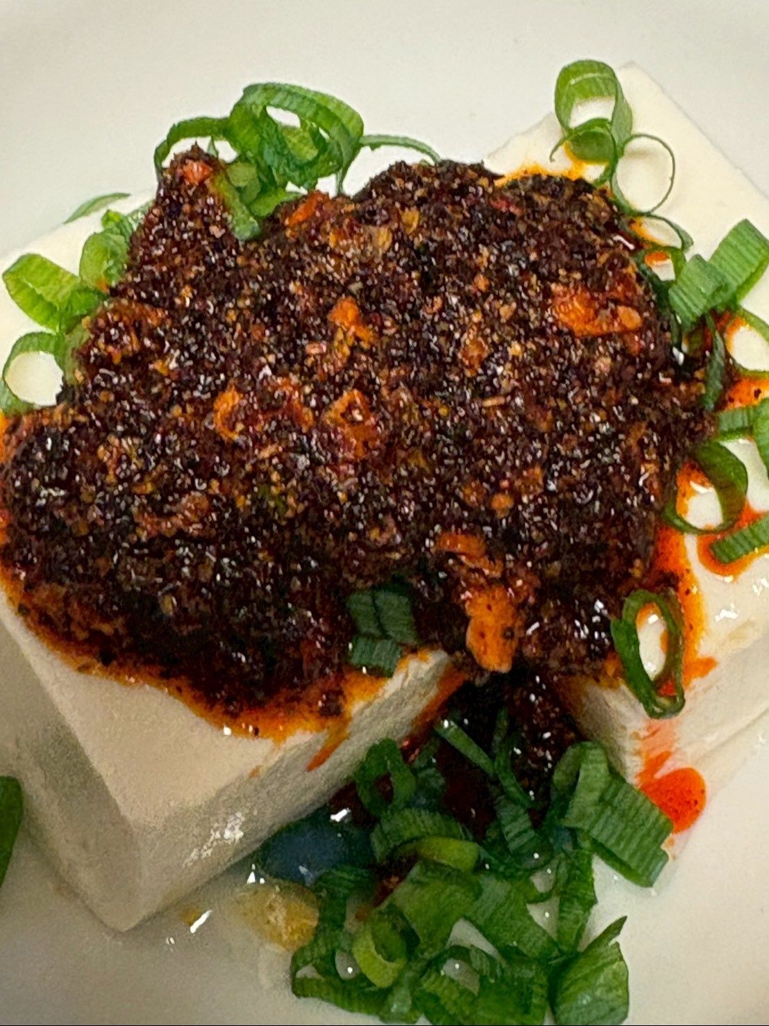 見た感じが黒っぽくて見るからに辛そうです。