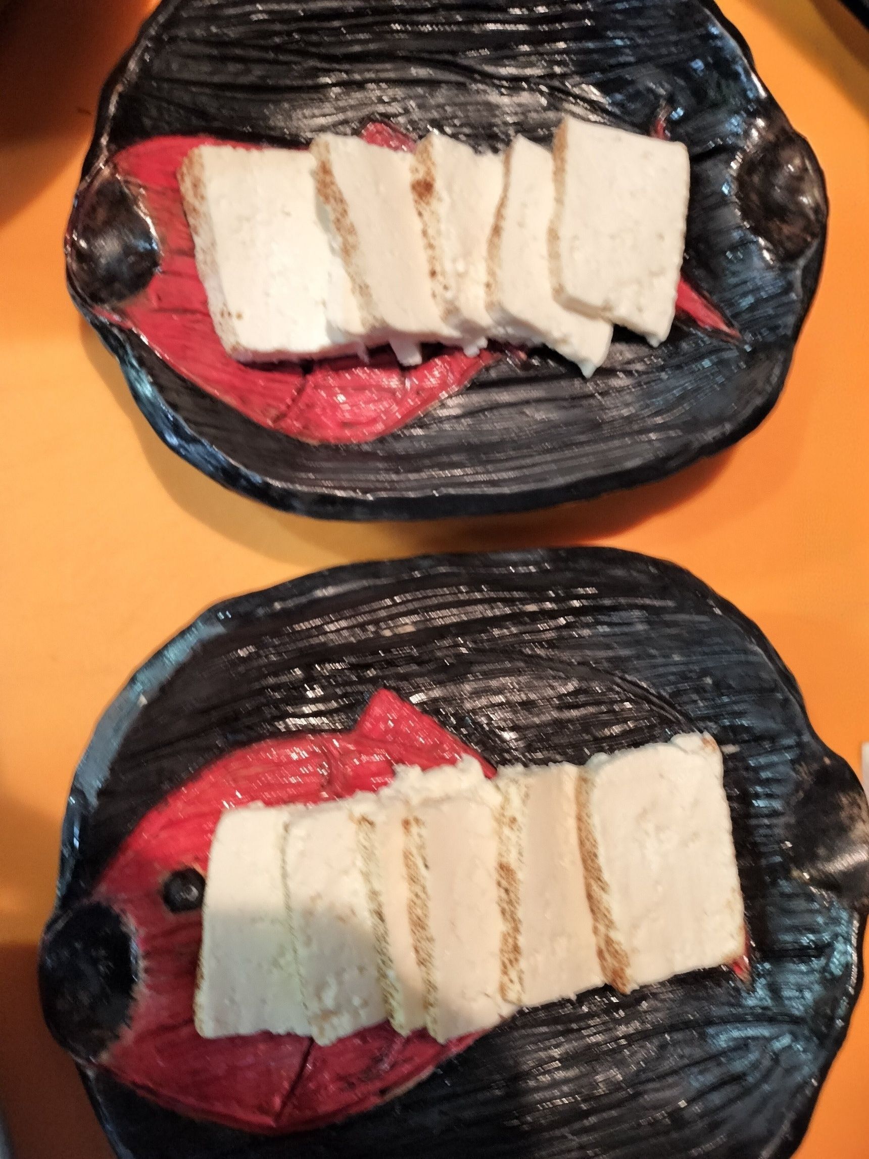 3.耐熱容器に、スライスした焼き豆腐を並べる→手順1の椎茸炒めを入れる→手順2のパスタソース入り牛乳を回し入れる→スライスしていない椎茸とたけのこの穂先を添える