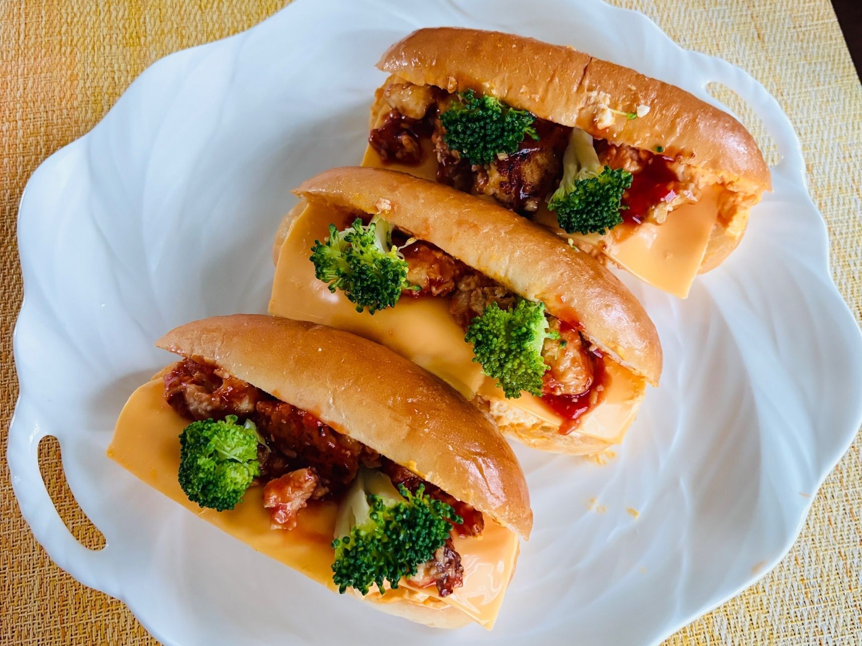 冷めても美味しいチキンのケチャップ焼きホットドック