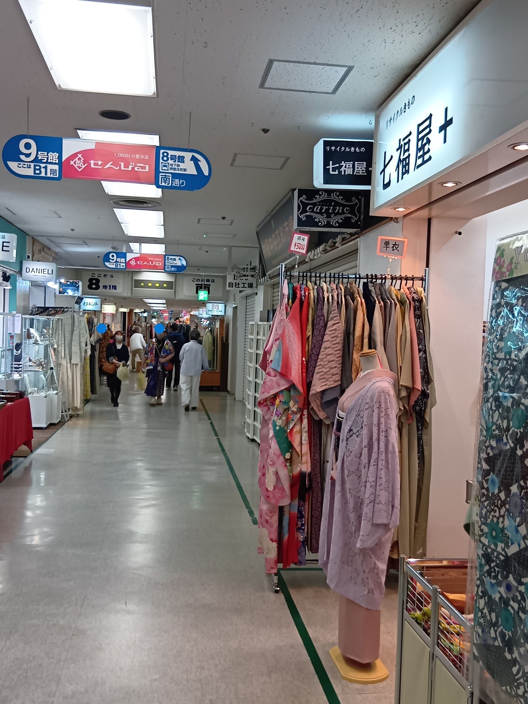 船場センタービル内は、着物好きの方はもちろん、そうでない方でも一度のぞいてみるだけで楽しめる場所かも！