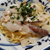 鶏もも・新玉ねぎ・しいたけのホワイトソースパスタ