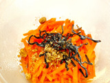 【簡単お弁当おかず】にんじんのごま塩昆布あえ
