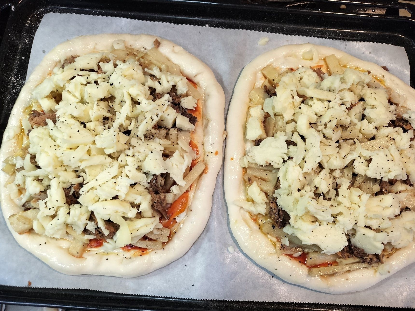 5. 230℃に予熱したオーブンで焼く（中がグツグツ熱くなり、表面がカリッとするまで）