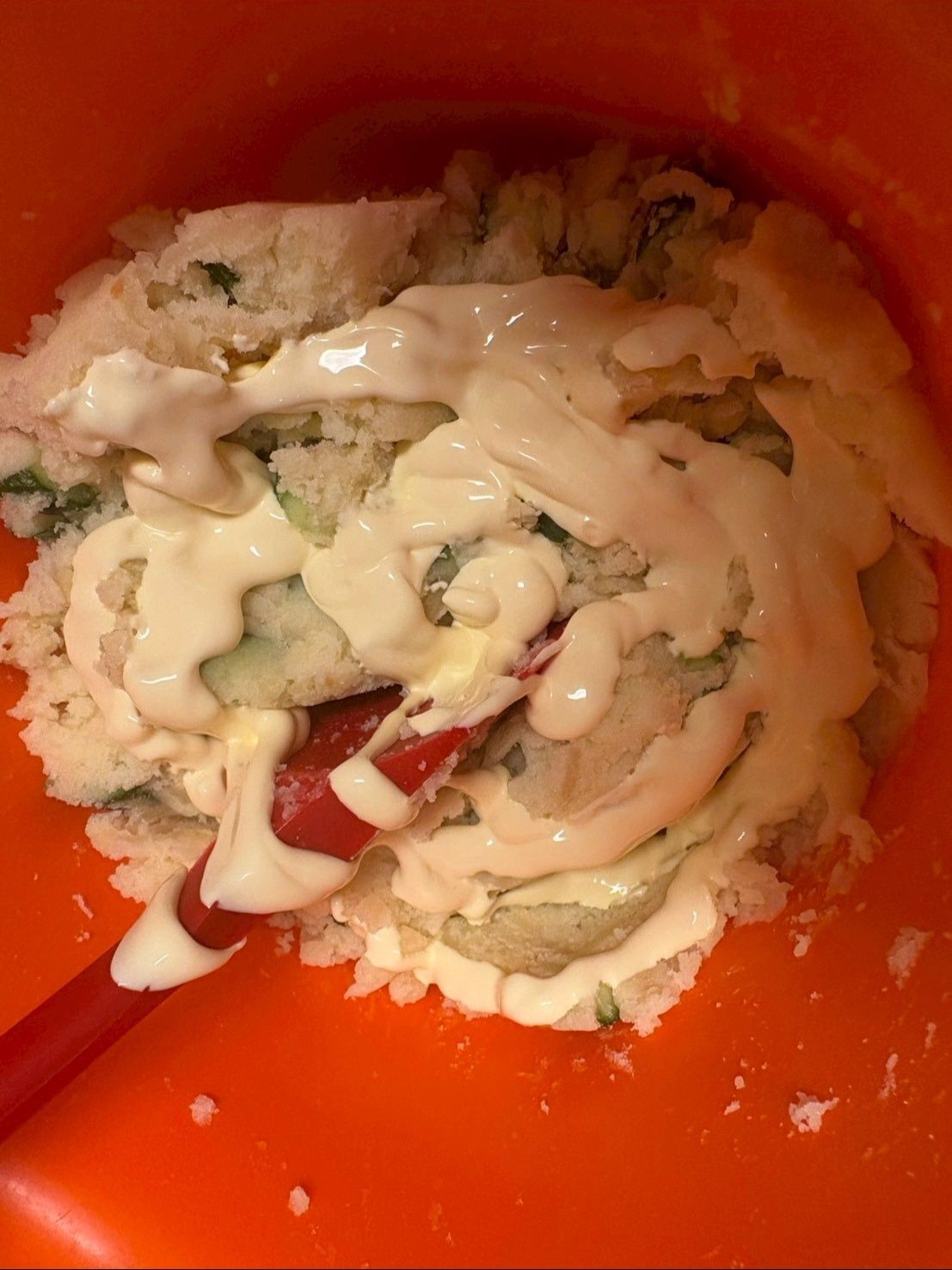 マヨネーズをぐるぐるぐると3周くらい！