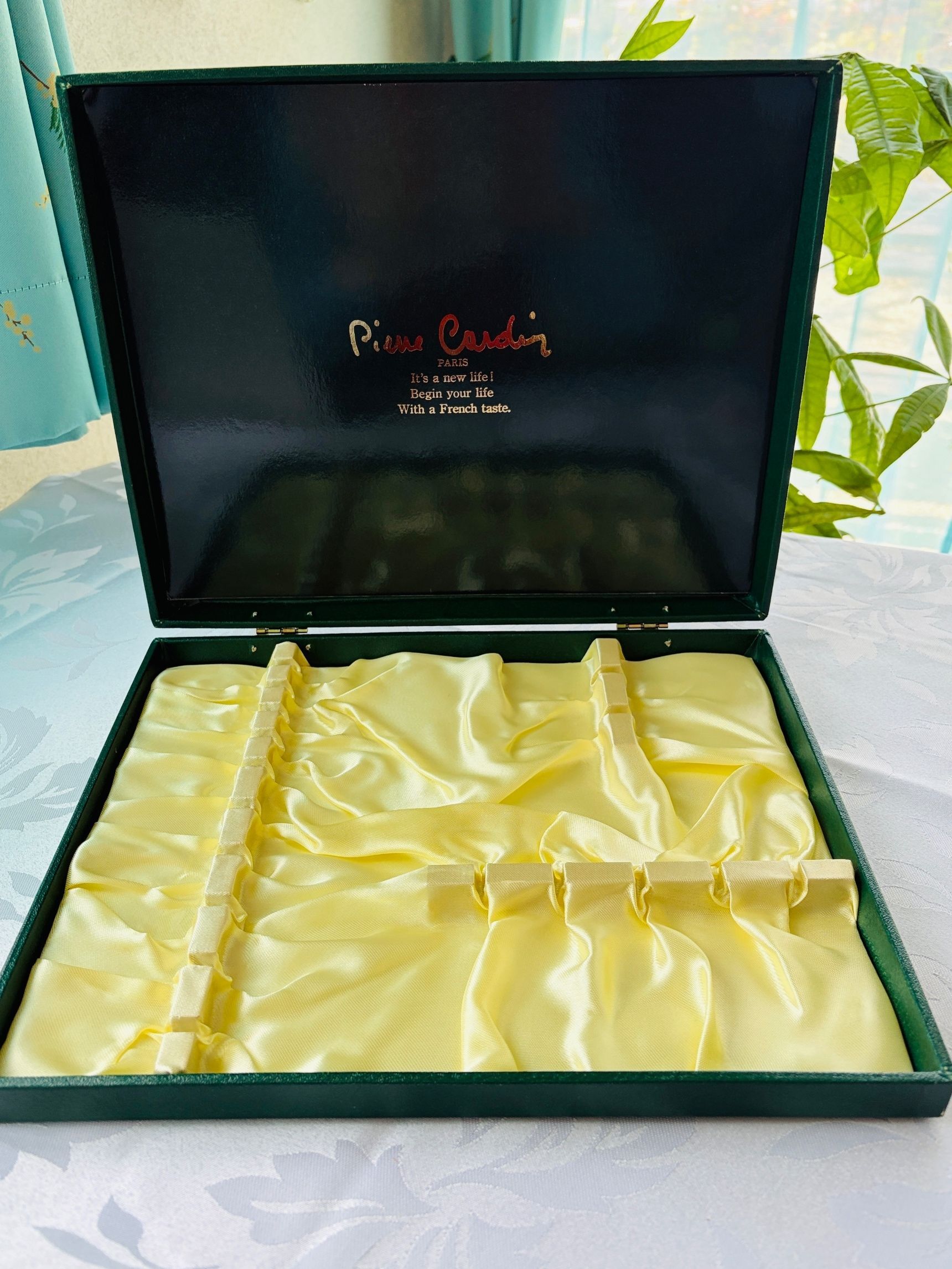 捨てるには惜しいカラトリーケース2度目がある！