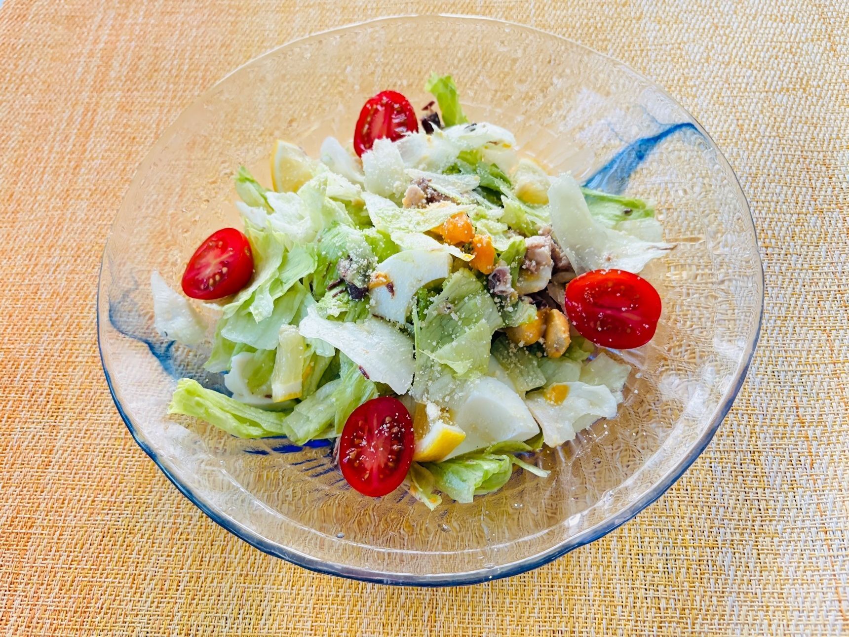 レタスの大量消費に！箸が止まらない〜サラダ