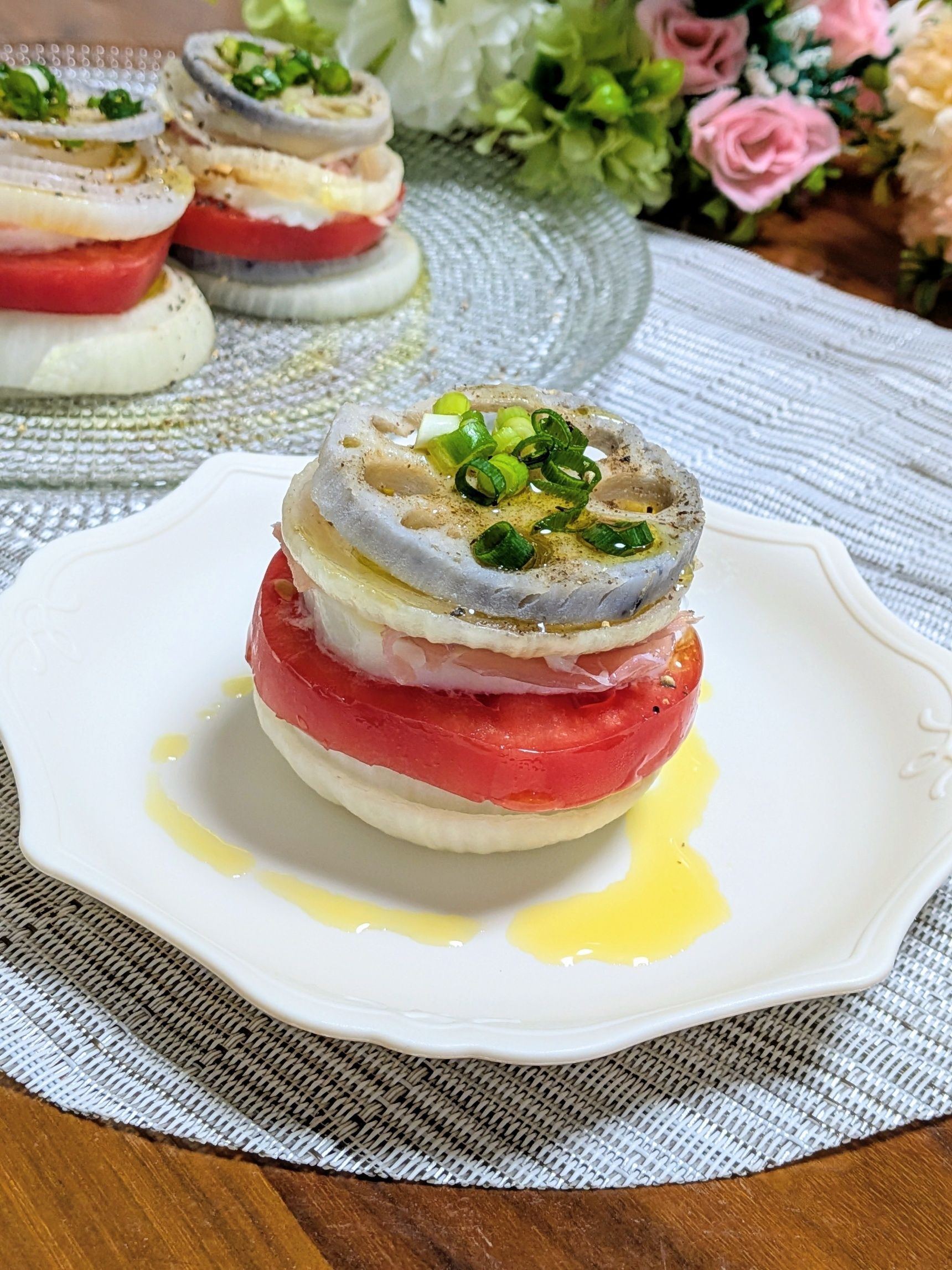 9、刻んだ小口ねぎを上にのせる。◯を上からかける。