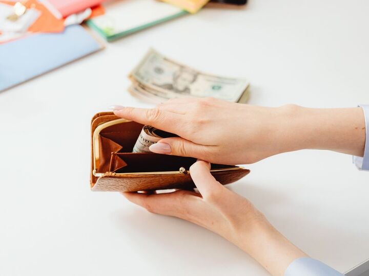 貯金ゼロから1500万円貯めた人が使い続けている「節約アイテム」3つ。ムダに見えて実はコスパがいいんです!