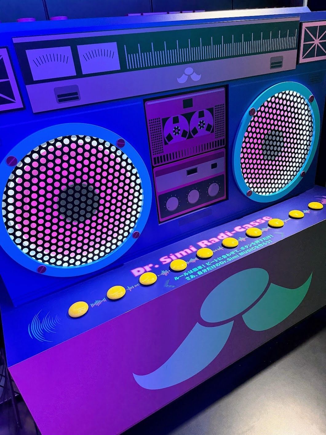 Dr.Simi と日本の融合！ゲームセンターフロア